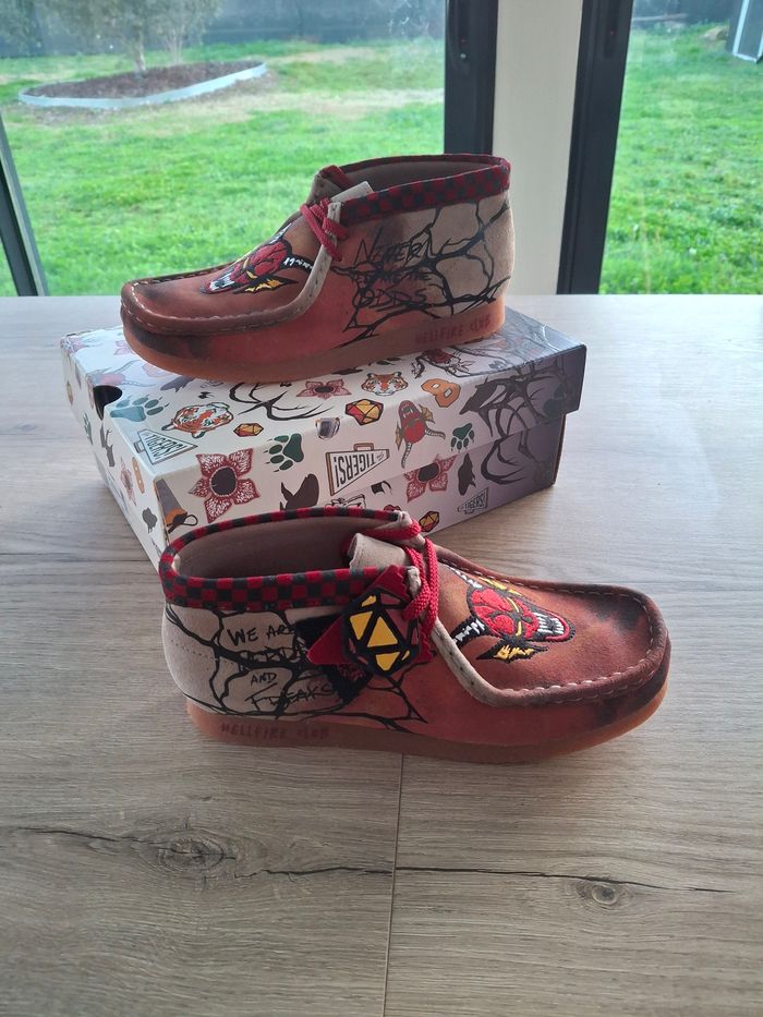 Clarks Wallabe Cuir de Nubuck Stranger Things T38 Neuve