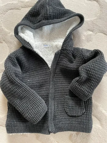 Gilet tout doux à l’intérieur chaud à capuche bout chou