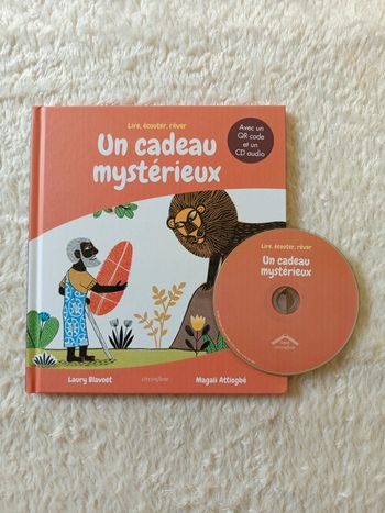 Livre + CD Un cadeau mystérieux Neuf
