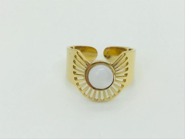 Bague ajourée dorée et nacre