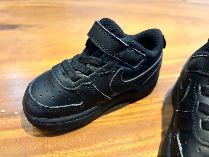 Basket Nike pointure 22 - photo numéro 4