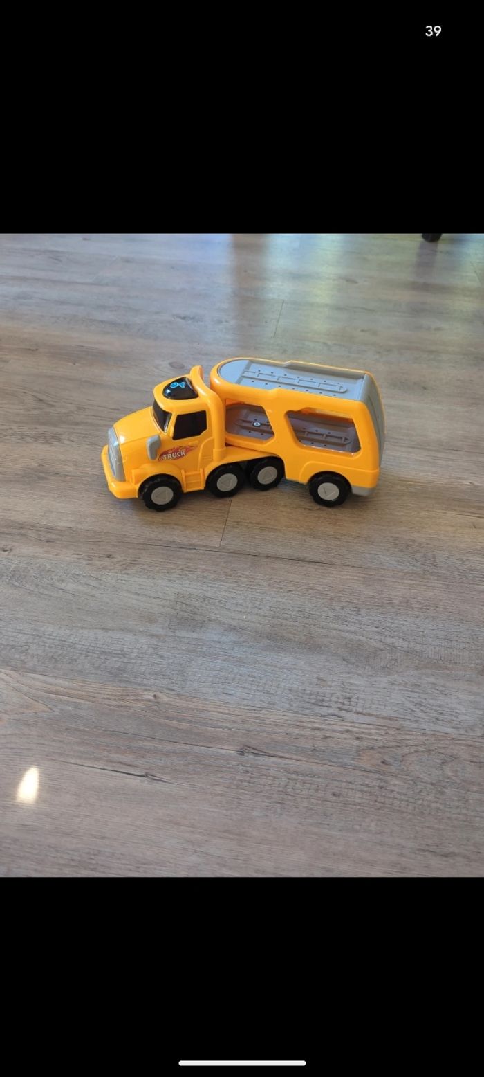 Camion transporteur Truck - photo numéro 2