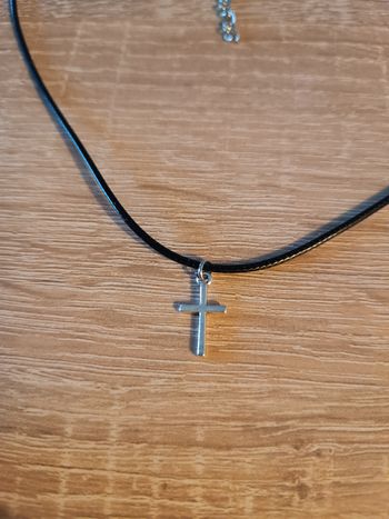 Collier mixte croix