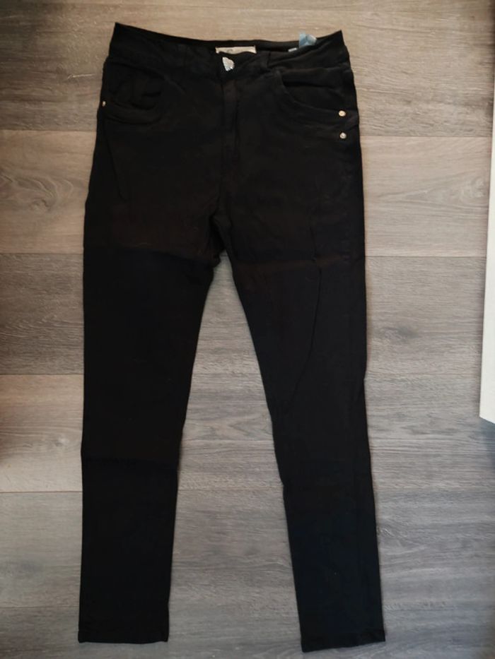 Jean noir t36 - photo numéro 2