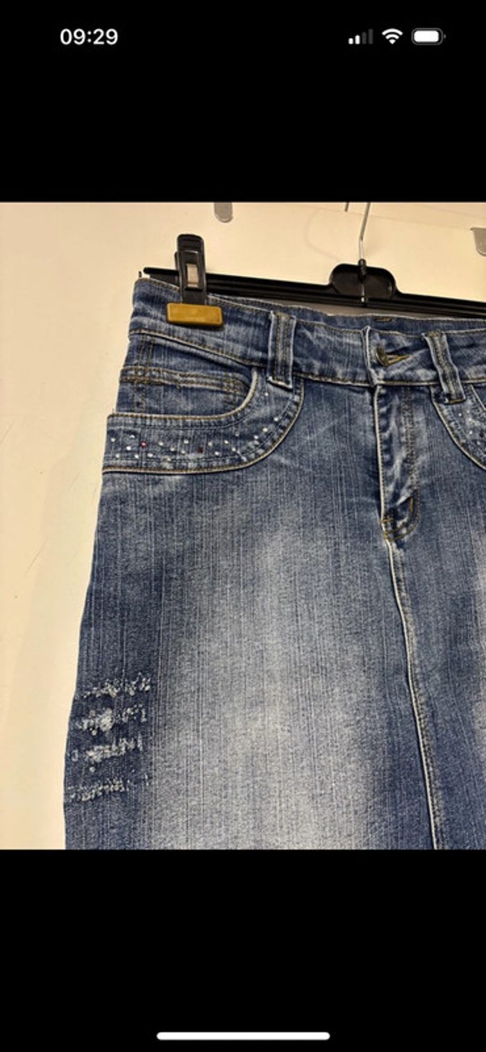 Jolie jupe en jean bleu Miss J taille 36/38 longueur 61 cm - photo numéro 2