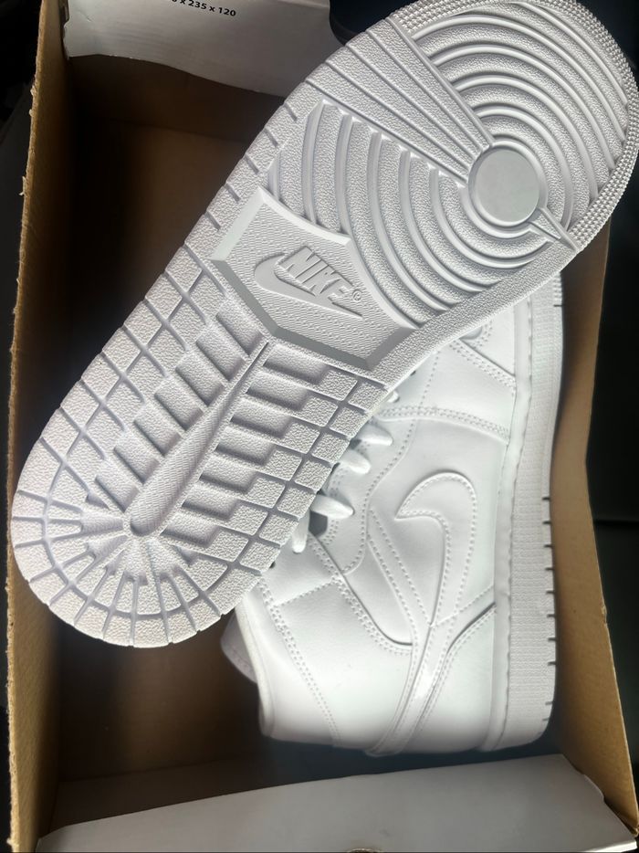 Jordan 1 - photo numéro 2
