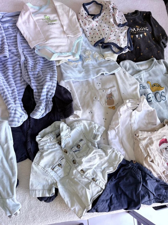 Lot vêtements bébé 1 mois (Kiabi, Orchestra, Primark, etc.) - photo numéro 4