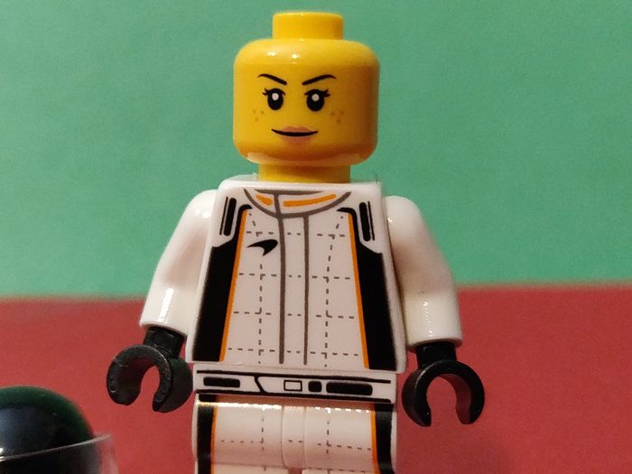 Figurine Lego McLaren - parfait état - vrai Lego - photo numéro 7