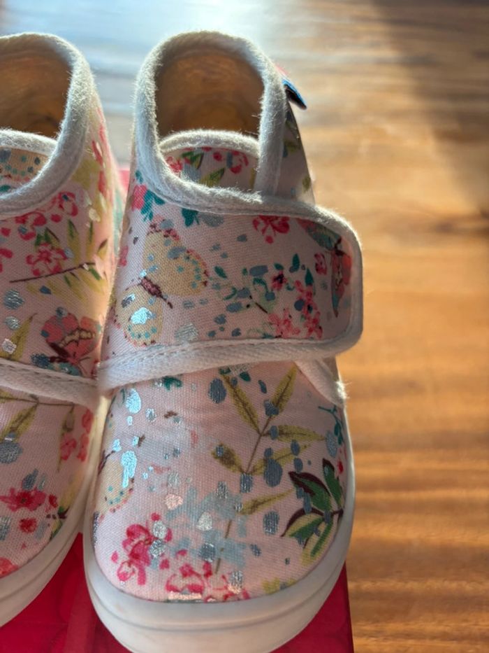 Chaussons Bellamy pointure 25 neuf - photo numéro 2