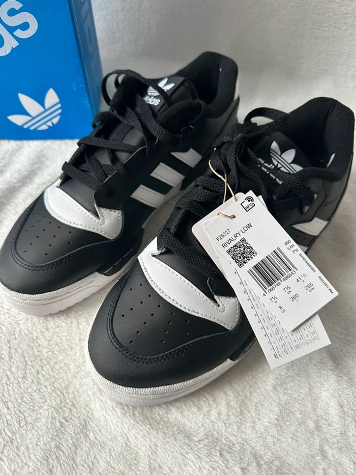 Chaussures adidas rivalry low noir neuf taille 41 1/3 - photo numéro 2