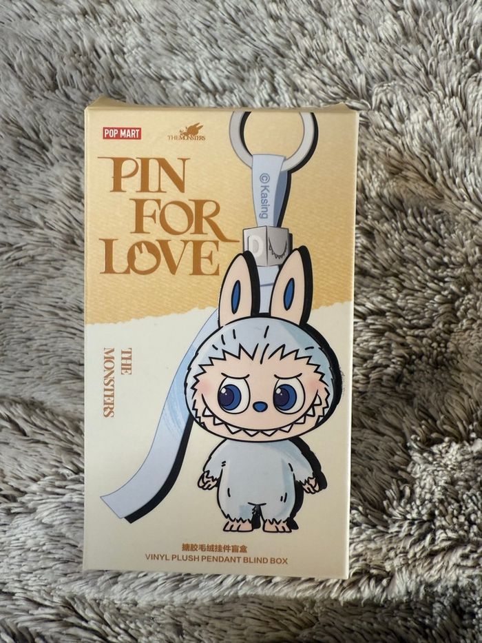 Popmart labubu pin for love lettre F - photo numéro 2