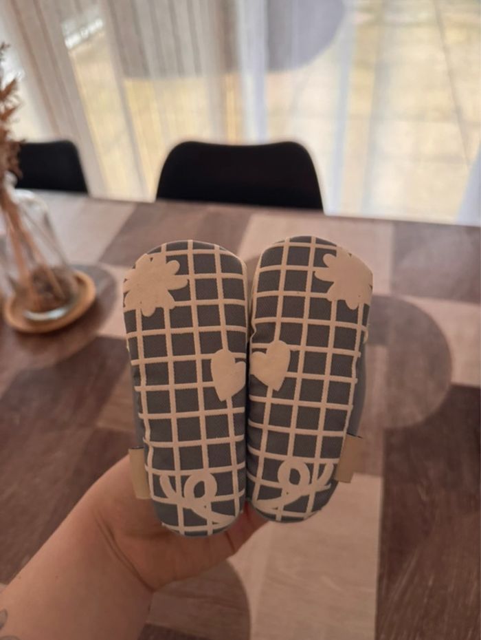 Chaussons bébé - photo numéro 3
