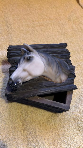 Boîte à bijoux ou autres cheval