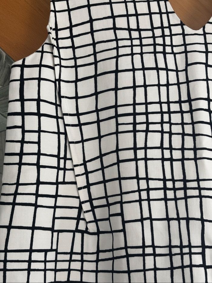 Robe sinéquanone neuve avec étiquette effet quadrillage noir et blanc - photo numéro 2