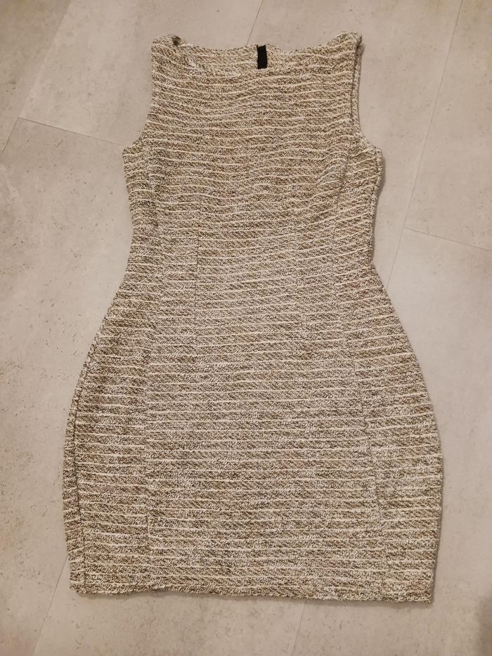 robe brillante taille M épaisse doublée Mango