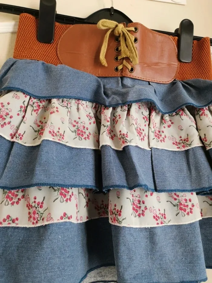 Minijupe à volants taille 38 - photo numéro 2
