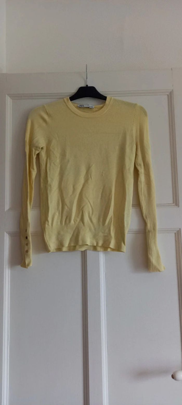 Pull jaune zara 36 décoration dorée aux manches effet boutons
