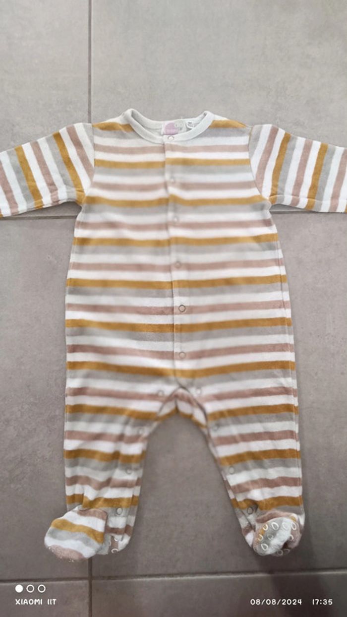 3 pyjamas petit garçon - photo numéro 2