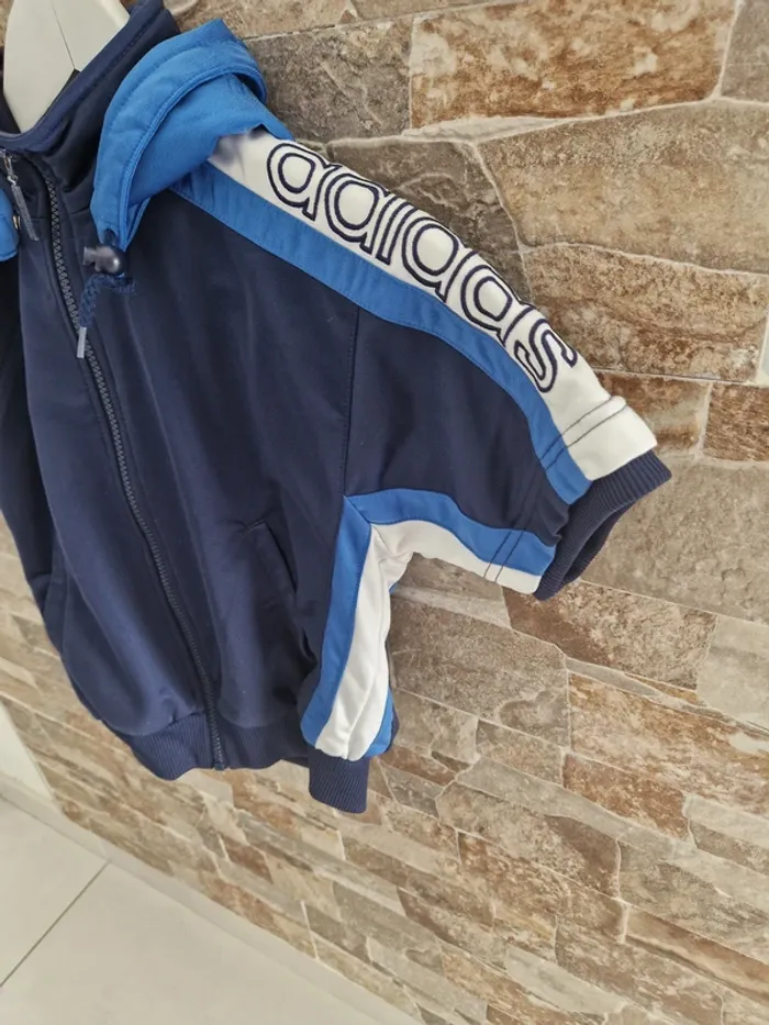 1 gilet manche courte taille 8 -10 ans marque Adidas - photo numéro 4
