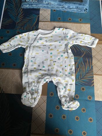 Les trois pyjamas bébé 