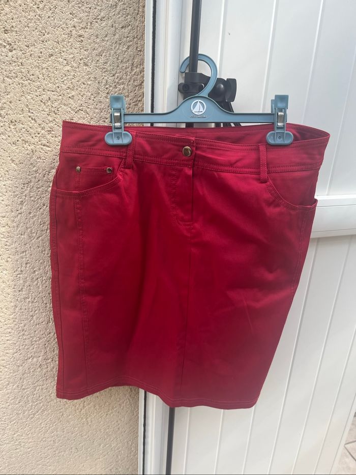 Jupe courte rouge taille 40