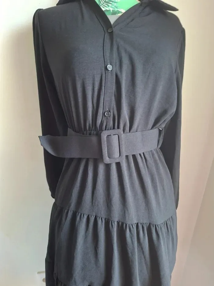 Robe noire longue ceinturée, chic et sophistiquée - parfaite soirée, Madison, neuve, taille S/M - photo numéro 2