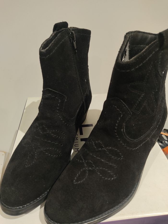 Bottines noires daim style cowboy - photo numéro 2