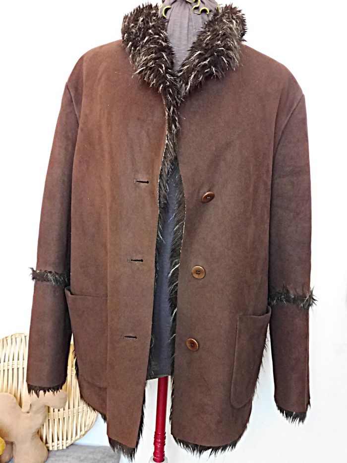 Manteau femme marron façon nubuck Polarskin T40/42, 65cm aux aisselles, 69cm de haut.