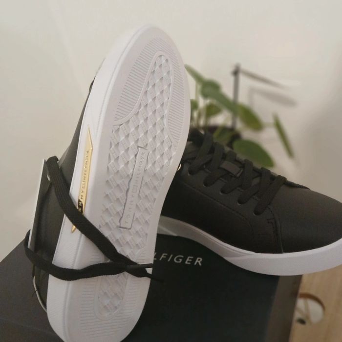 Baskets Tommy Hilfiger taille 36 neuves - photo numéro 4