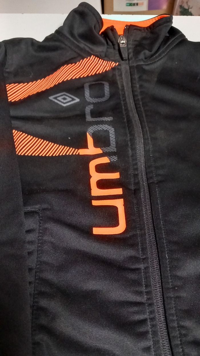 Veste umbro 8ans - photo numéro 3