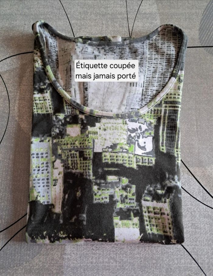 Tee-shirt NEUF pour femme taille 50 - photo numéro 3