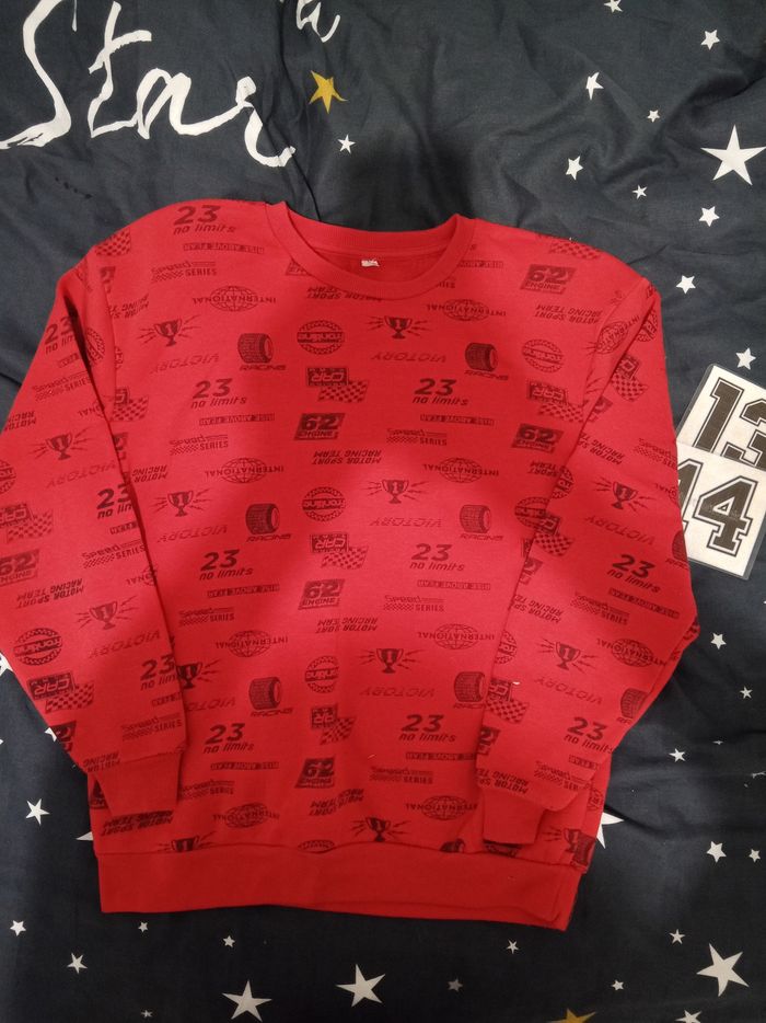 Pull rouge _ 13/14 ans