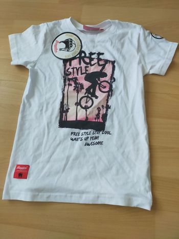 Joli tee-shirt garçon jamais porté