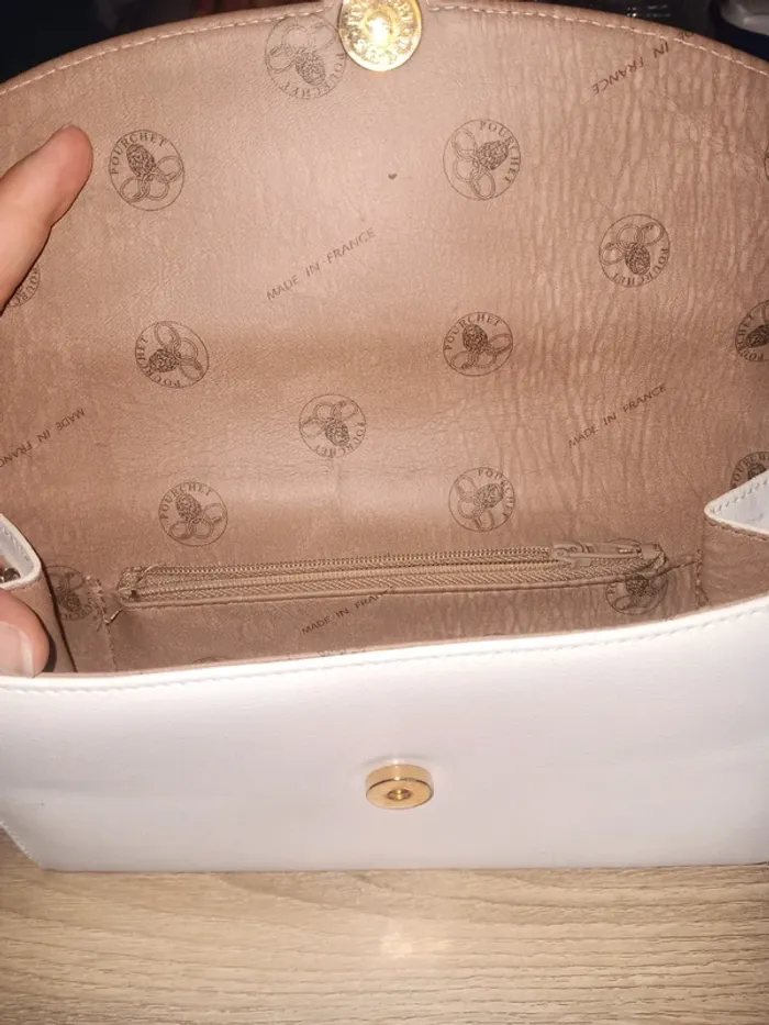 Pochette élégante en cuir blanc avec fermoir doré - photo numéro 4