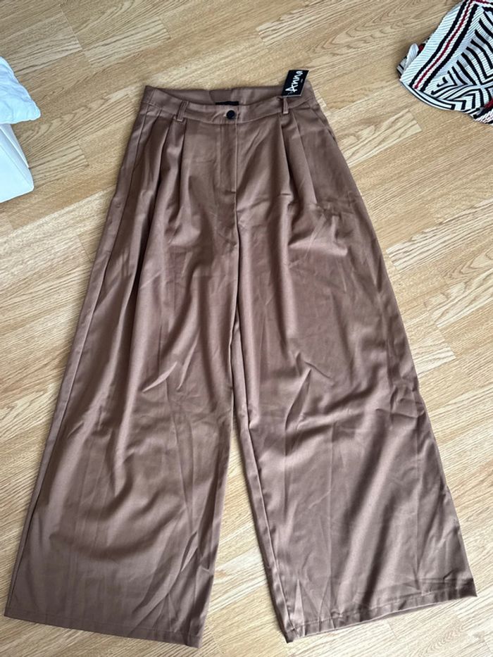 Pantalon à jambe large taille M neuf Anna - photo numéro 3