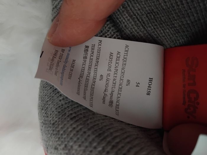 Bonnet et gants Angry birds neufs taille 52 - photo numéro 2