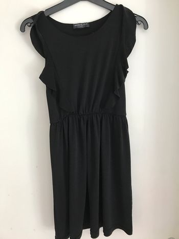 Robe noire d'été fluide à volants neuve