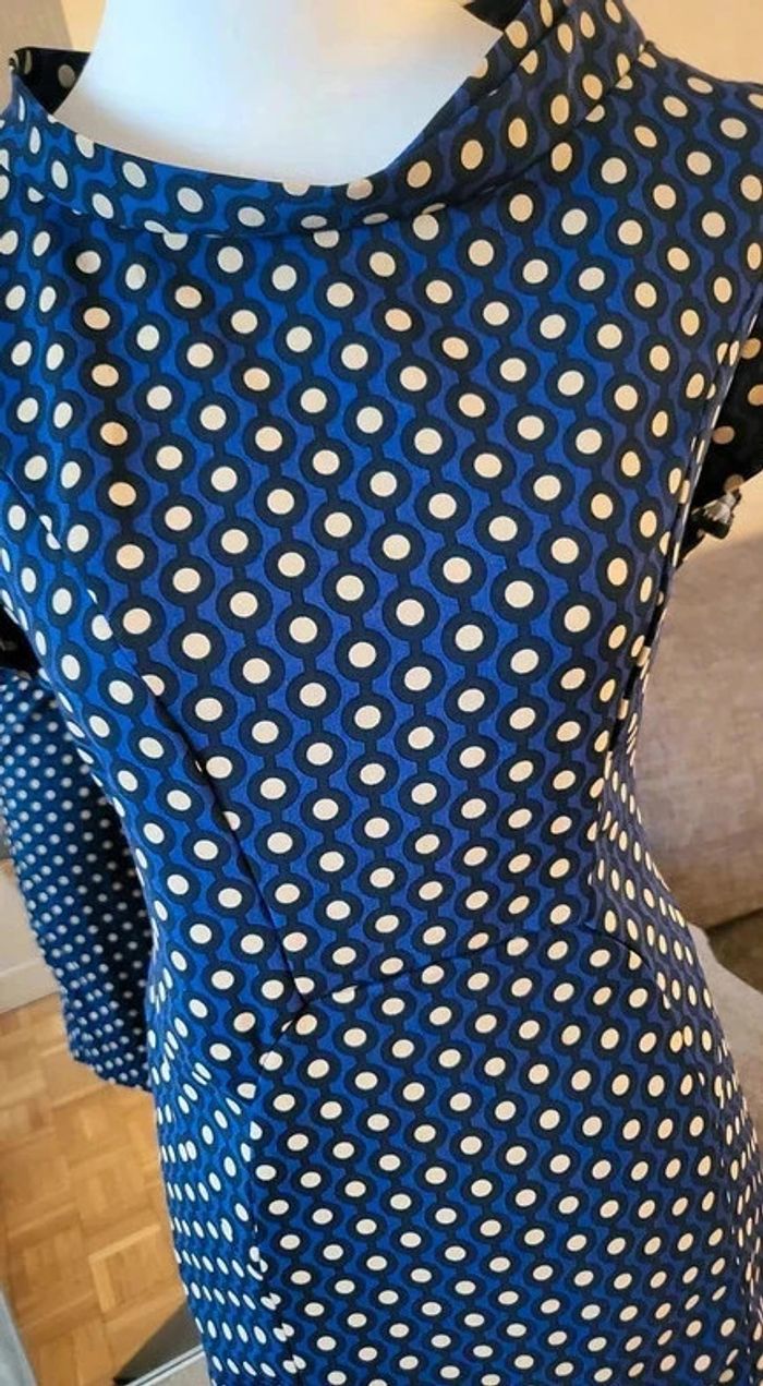 Magnifique robe droite style rétro années 70 - photo numéro 4