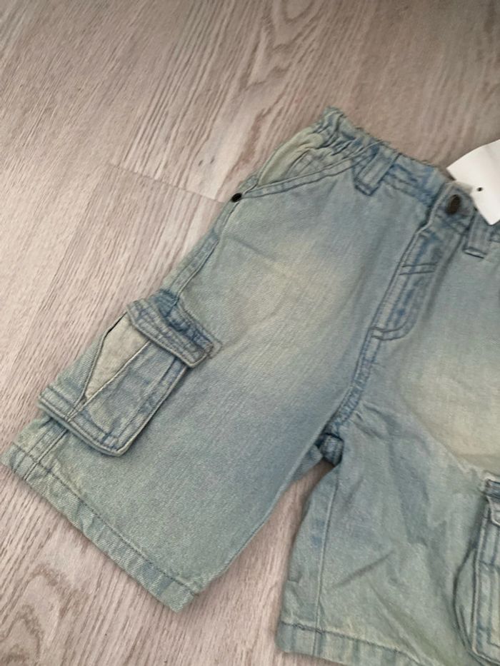 Short bermuda, cargo, taille 23 mois, 2 ans marque orchestra neuf