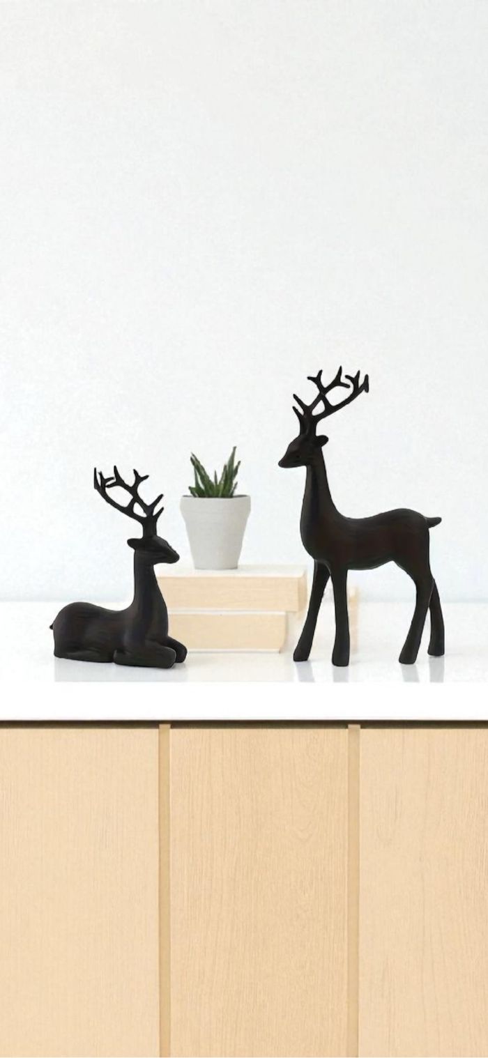Statuettes cerfs noirs en résine – Neuf avec emballage