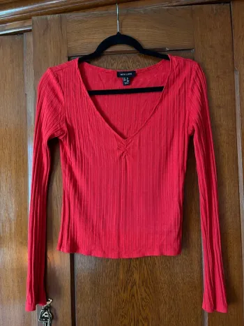 Red V-neck Y2K top