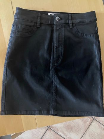 Jupe noir effet cire