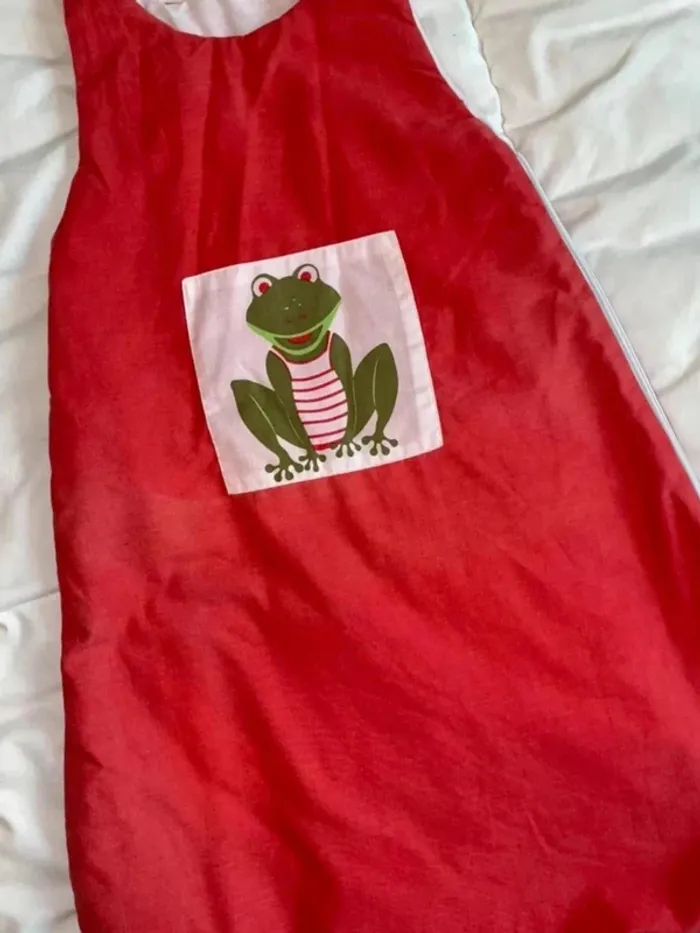 gigoteuse turbulette rouge légère d’été motif grenouille
