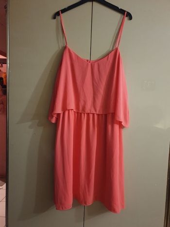 Robe à volant couleur saumon