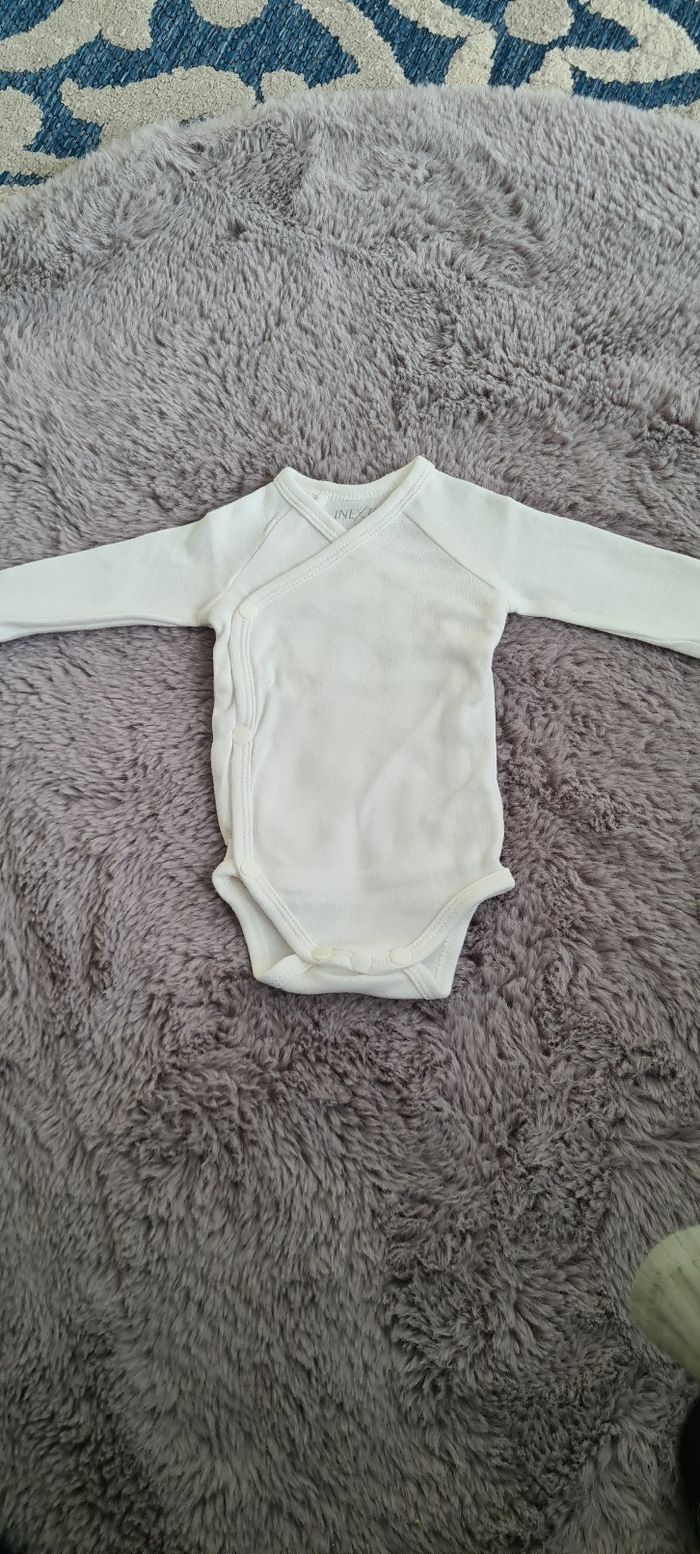 Un lot bodie de la naissance o -3mois pour fille - photo numéro 3