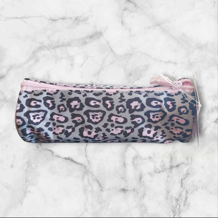Trousse scolaire neuves avec étiquette - photo numéro 2