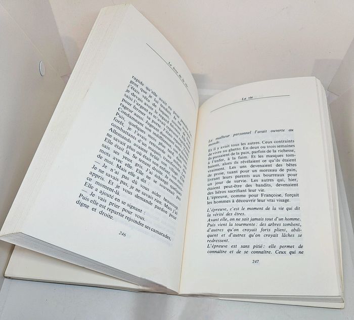 "Le livre de la vie", de Robert Laffont.
336 pages. 
ISBN : 2.221.00119.2 - photo numéro 5
