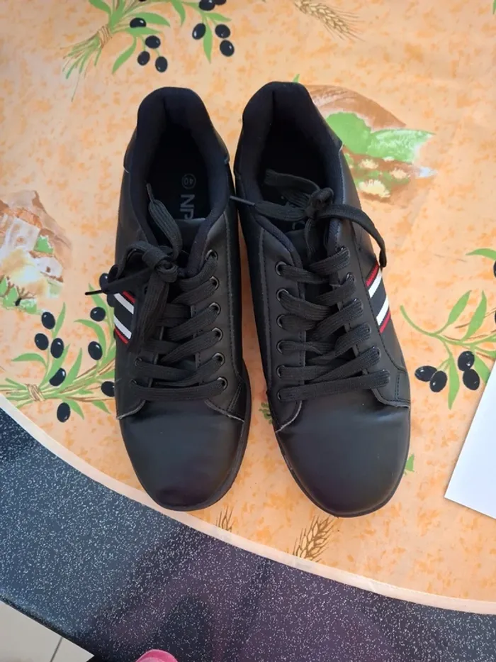 Tennis homme npo 40 peu porté