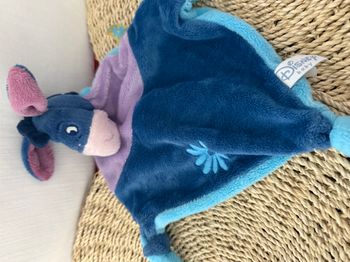 Doudou plat bleu mauve fleur Bourriquet DISNEY