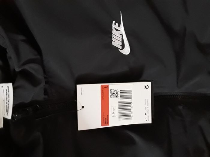 VESTE NIKE NEUF TAILLE L